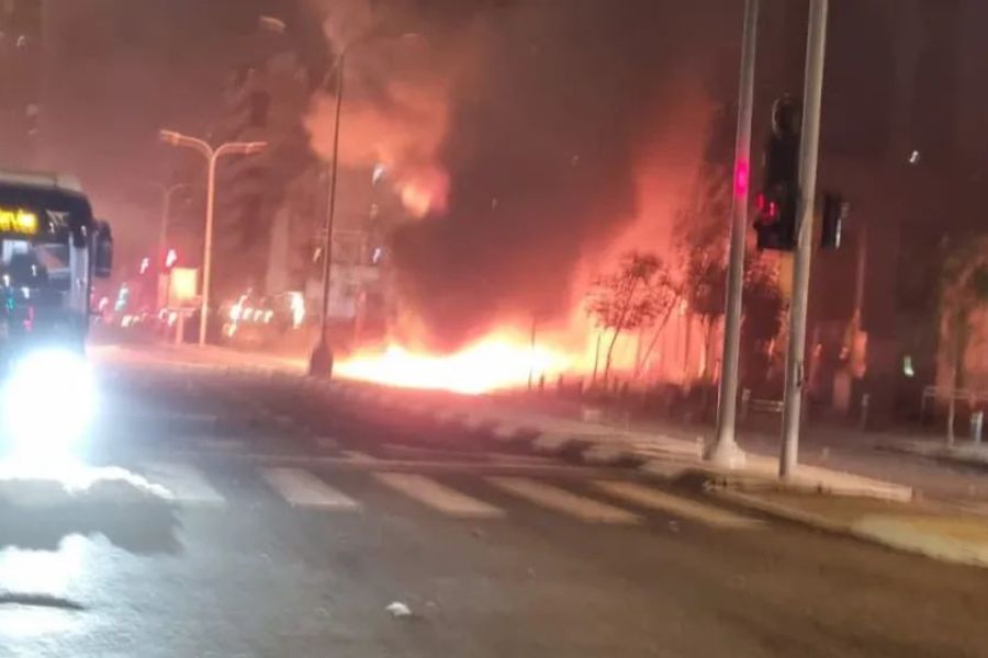 Attaque d'un bus israélien : Escalade des tensions régionales