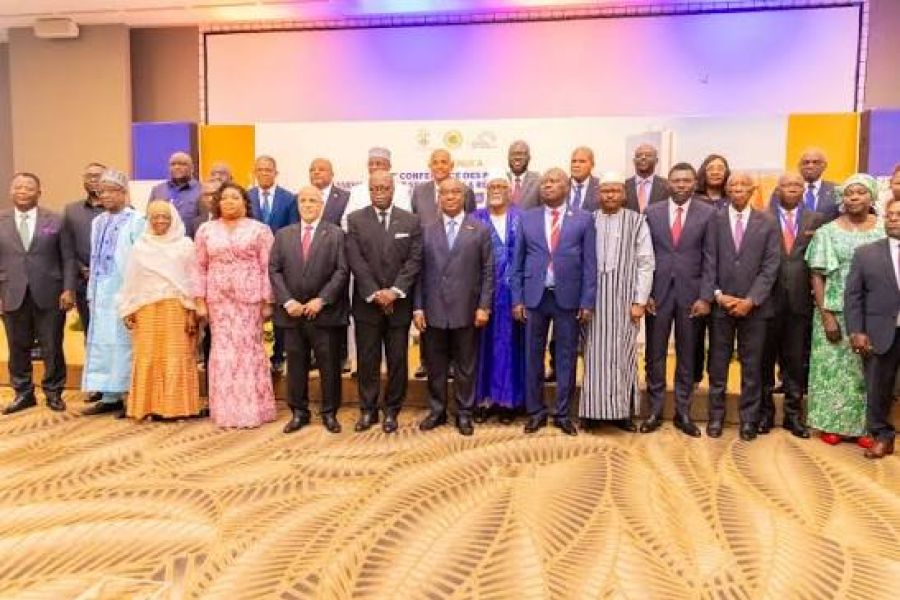 GOUVERNANCE ET TRANSITIONS DÉMOCRATIQUES EN AFRIQUE : DIPLOMATIE PRÉVENTIVE ET SOUVERAINETÉ INSTITUTIONNELLE