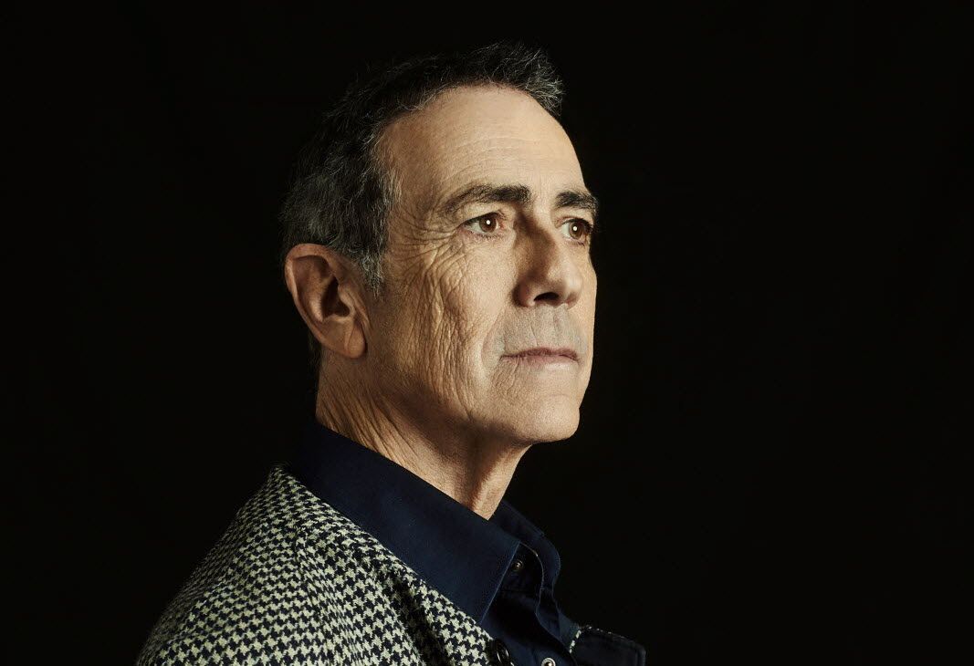 Alain Chamfort : Une Vie de Musique, d'Amour et de Résilience