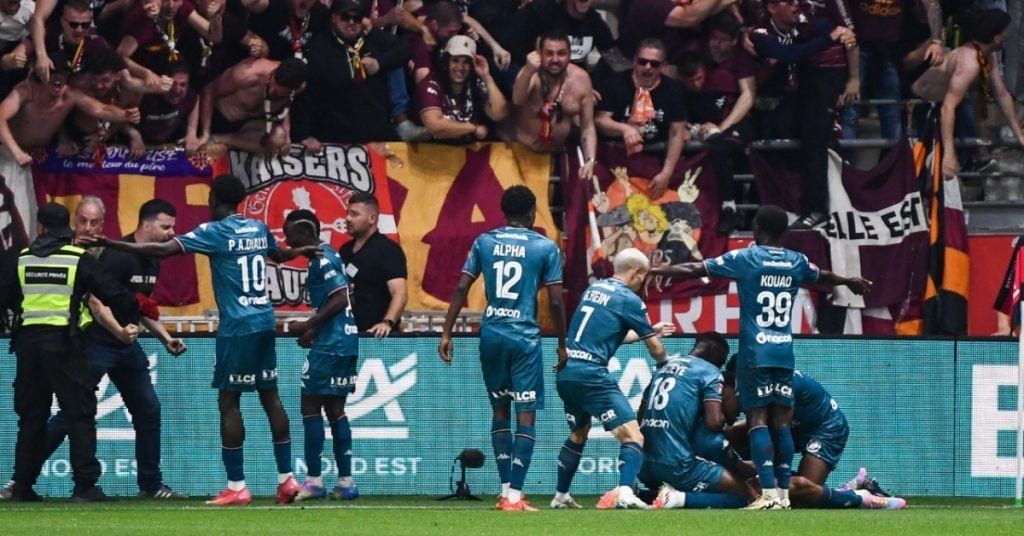 Football : Metz retrouve la Ligue 1, Reims relégué – retour sur une soirée décisive et ses enjeux