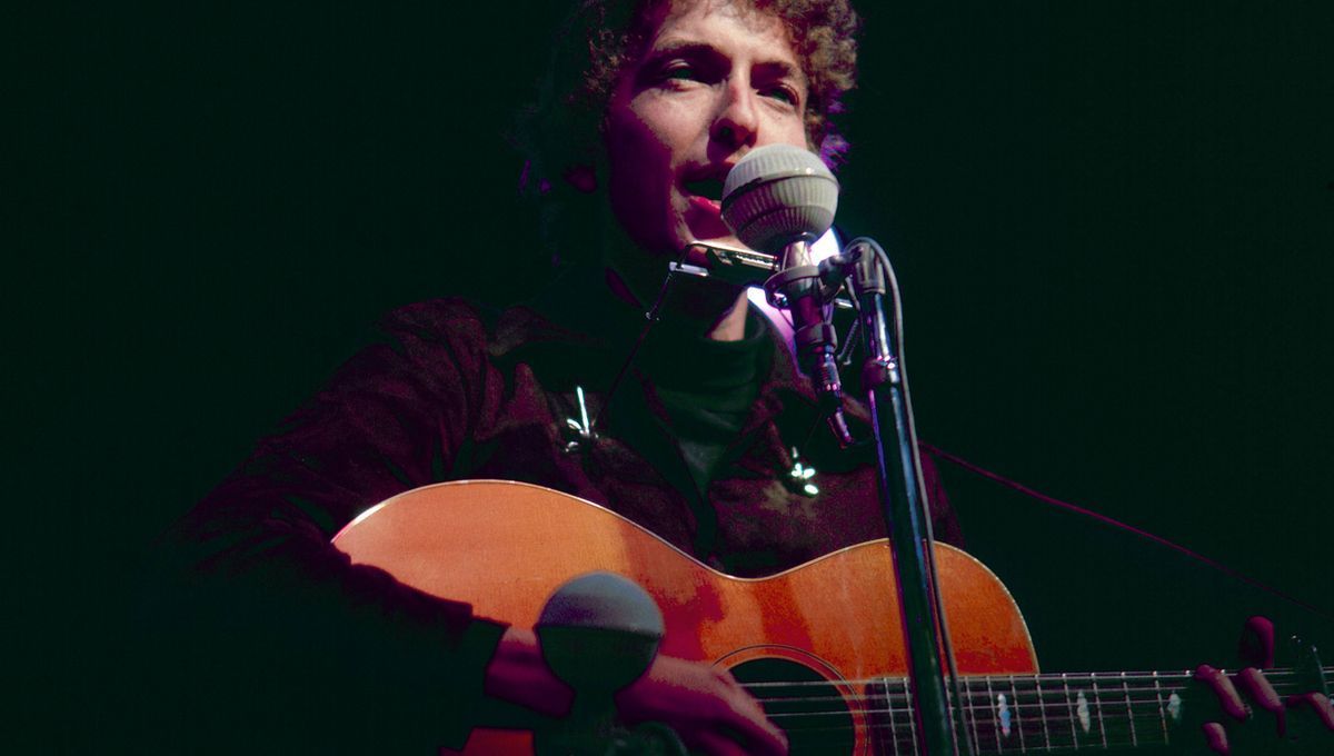 OMONDO Musique - Bob Dylan : L'héritage musical et poétique d'une icône américaine