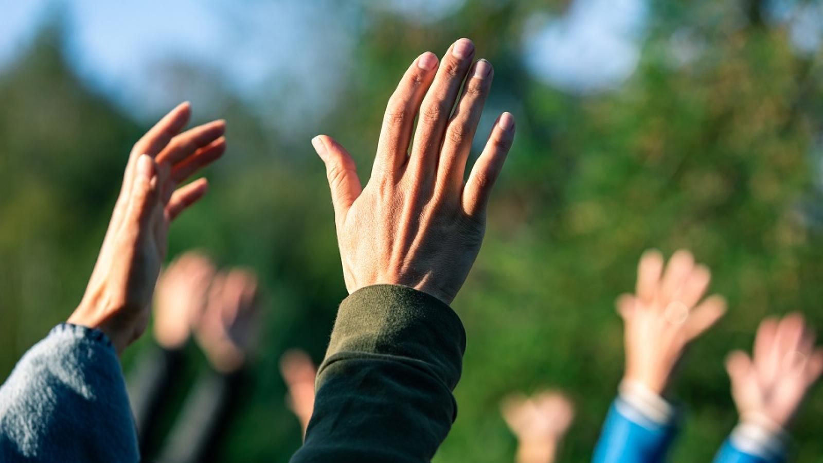 Dossier Omondo Regards : Dérives sectaires, crise de sens et montée des fondamentalismes en France