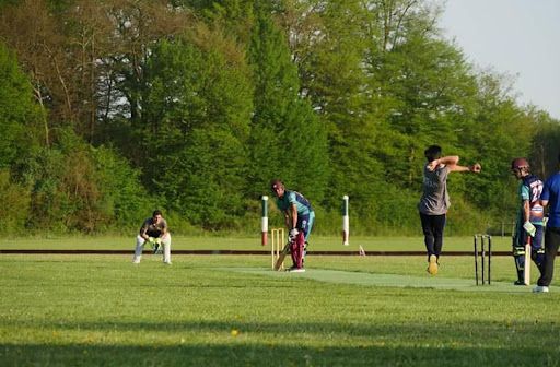 Polémique au cricket : le Bengal demande l’exclusion de commentateurs pour critiques sur les terrains