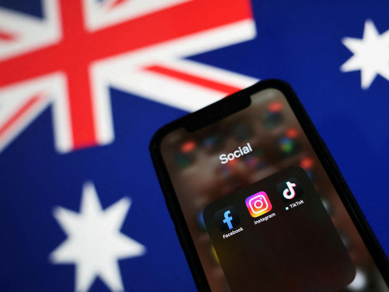 L'Australie exclut les moins de 16 ans des réseaux sociaux : Une première mondiale pour la protection des mineurs