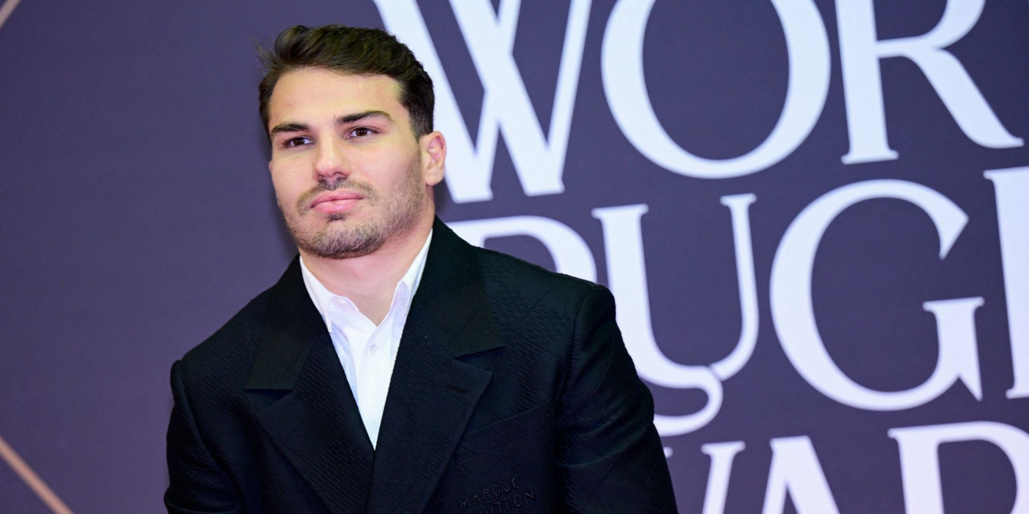 Rugby à 7 : Antoine Dupont sacré meilleur joueur du monde, une consécration historique