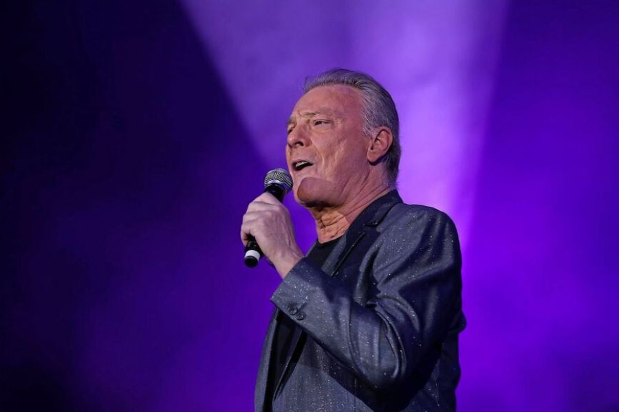 Le chanteur Herbert Léonard est mort à 80 ans d’un cancer du poumon : un fléau silencieux qui frappe encore