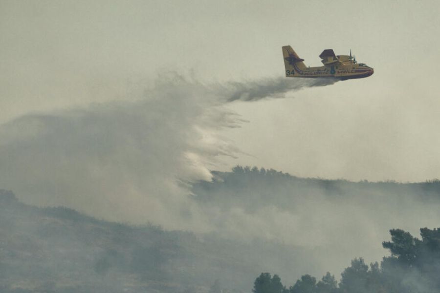 Canicules et Risques d'Incendies en Europe : La France renforce sa flotte aérienne face à l'alerte rouge