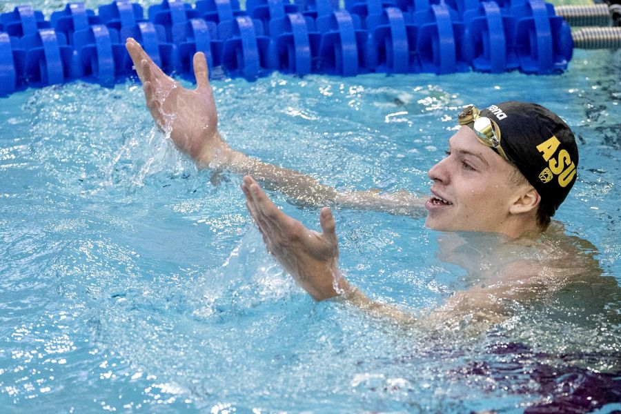 JO de Paris 2024 : Léon Marchand, le Nouvel Héros de la Natation