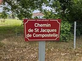 OMONDO SOCIÉTÉ : Arnaque sur les chemins de Saint-Jacques-de-Compostelle - Deux femmes piégées par un faux pèlerin en Gironde