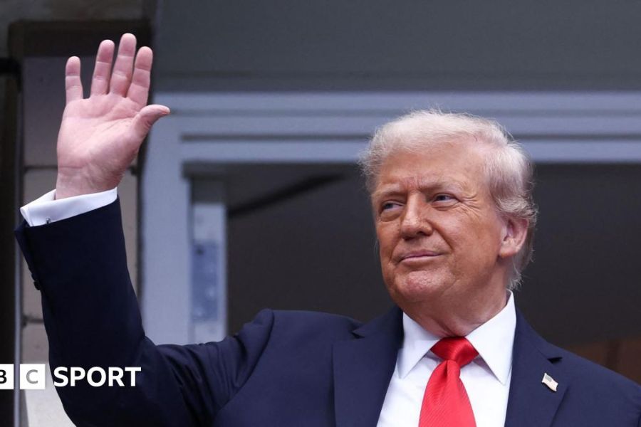 US Open : La présence controversée de Donald Trump décalant la finale Alcaraz-Sinner – Quand sport et politique s’entremêlent