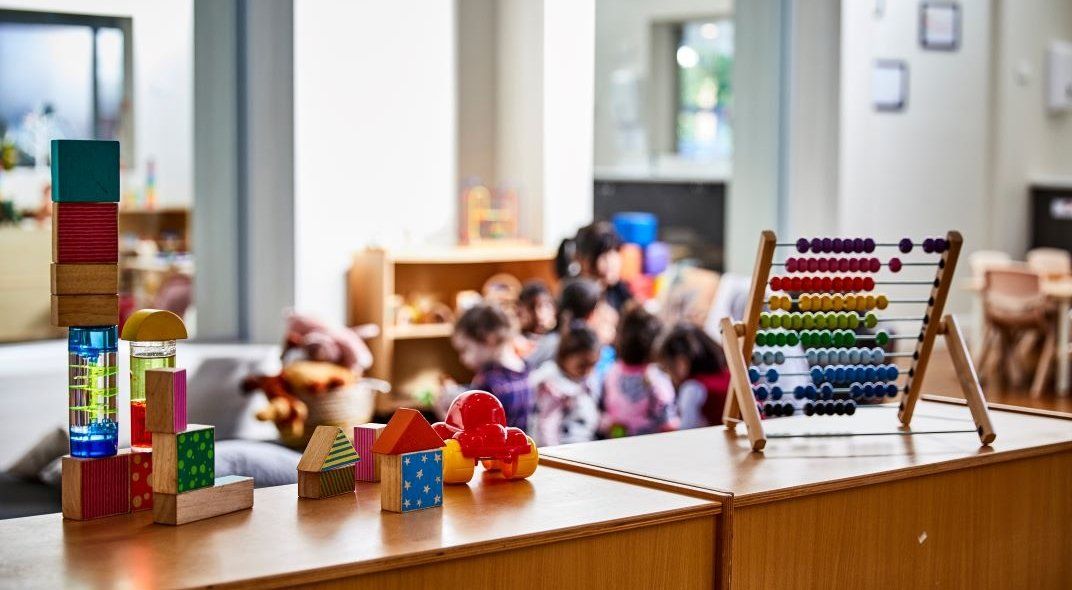 Le scandale de la Maison Bleue – Crèches privées et fonds publics, la transparence en question