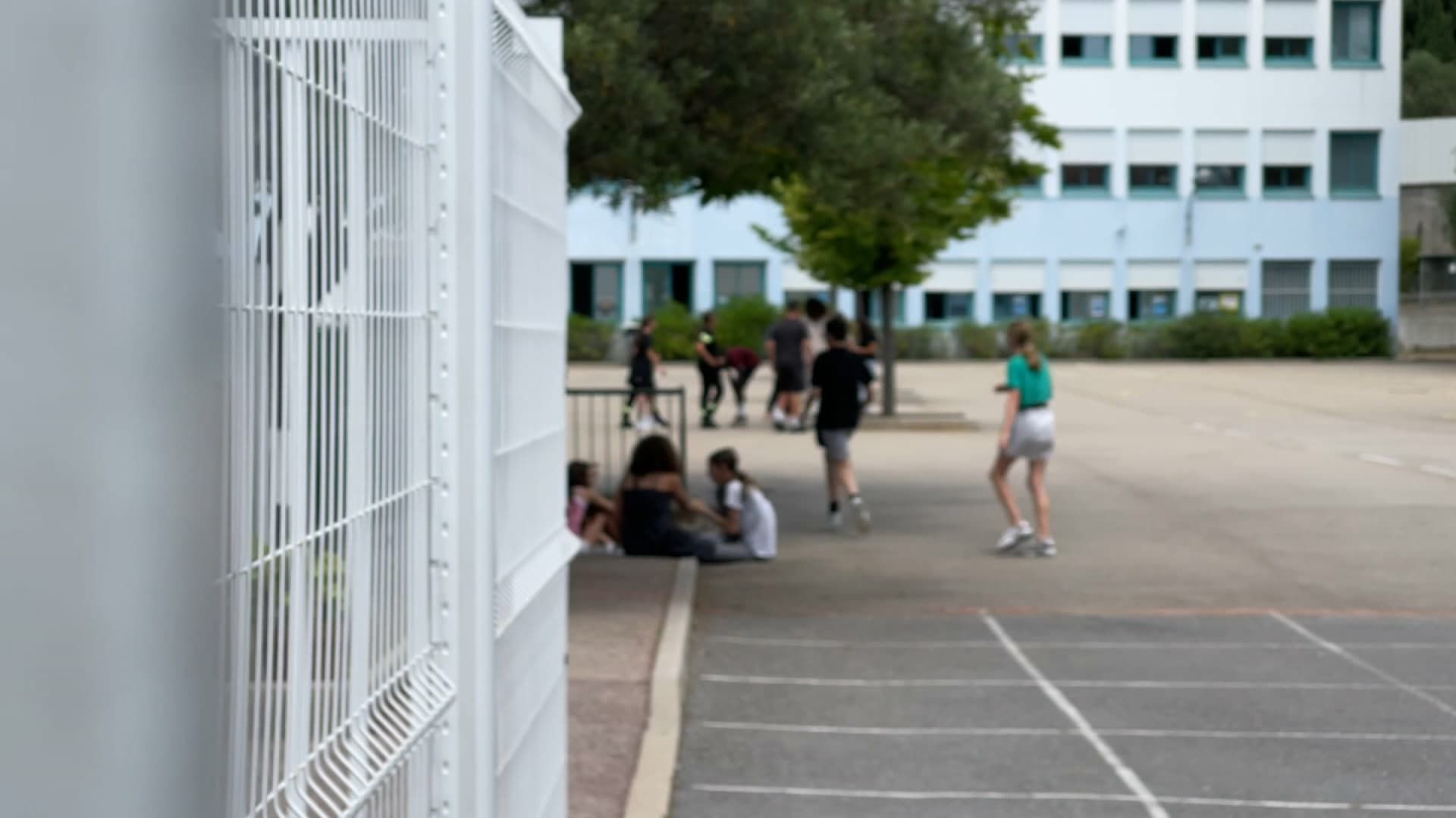 «Si tu bouges, je te frappe» : un collégien tabassé à Lyon lors d’un jeu tiré de la série Squid Game