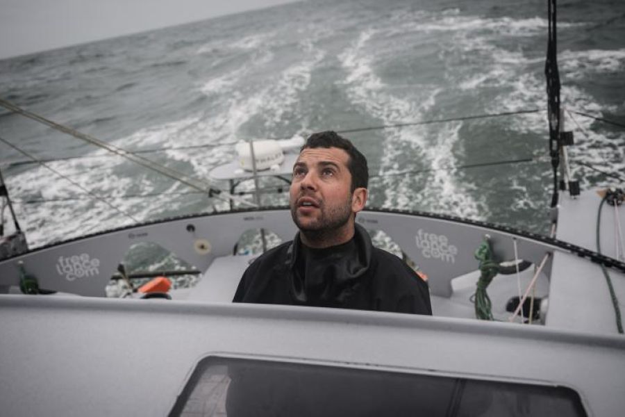 Vendée Globe : Le Récit Glaçant de Guirec Soudée après son Accident en Pleine Mer