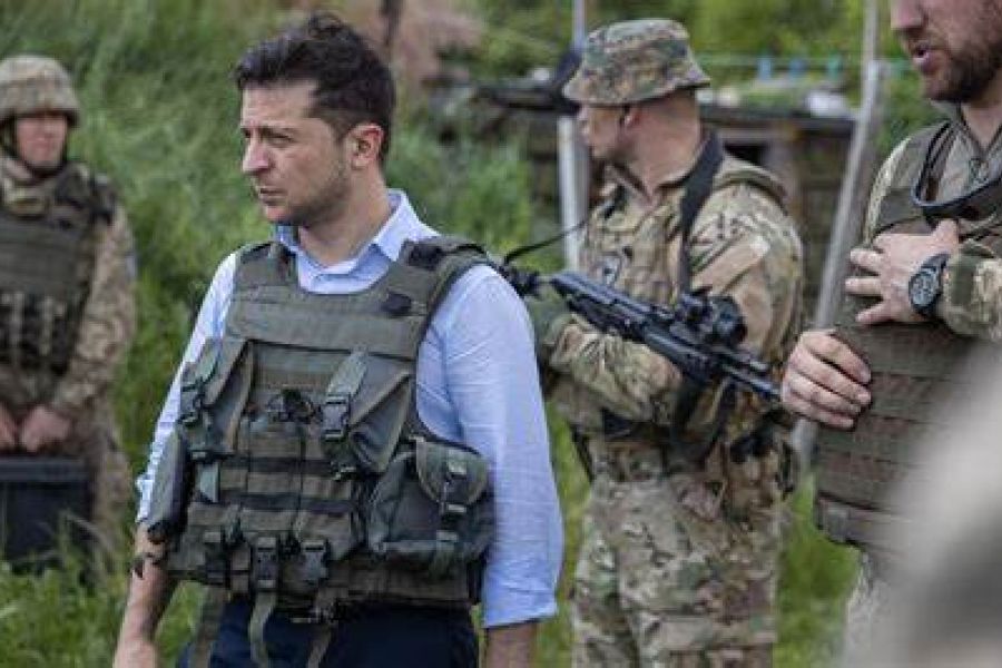 Ukraine : Zelensky envisage un référendum sur le Donbass, un changement stratégique majeur