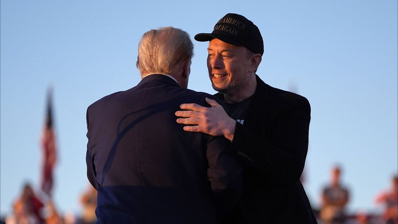 Elon Musk est-il fasciste ? Le débat s'enflamme après son soutien à Trump