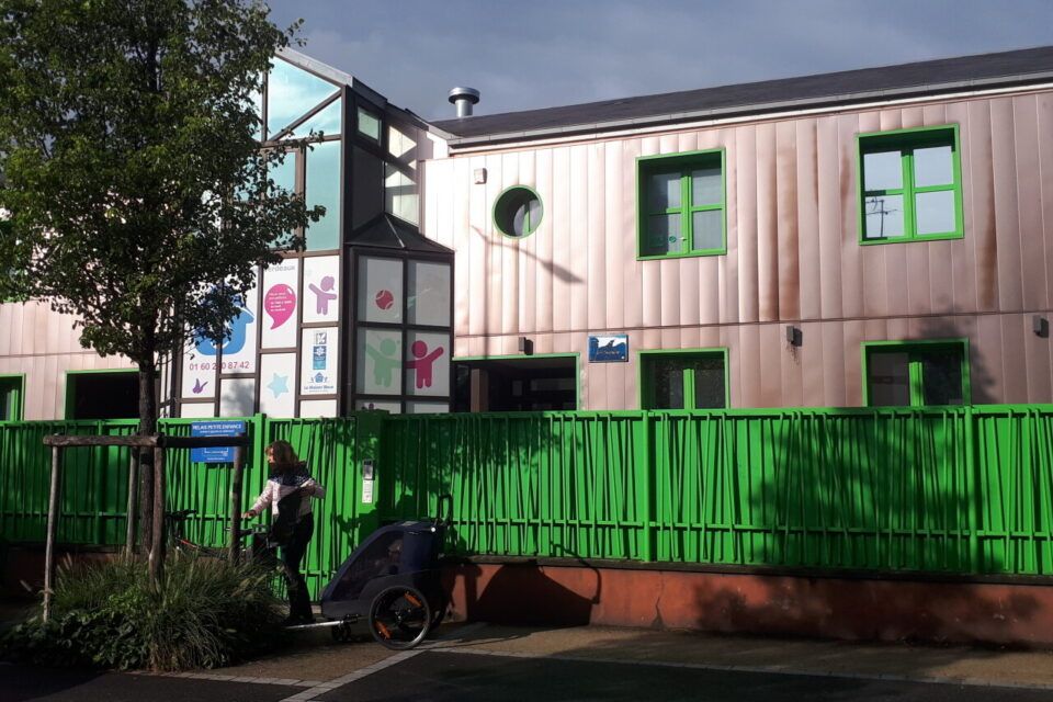 Le scandale des crèches privées : l’affaire La Maison Bleue secoue la petite enfance