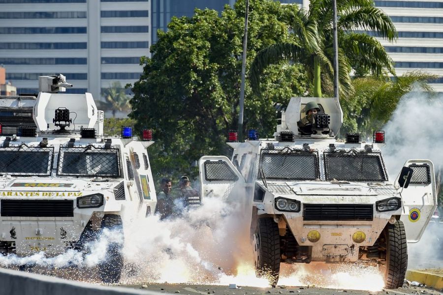 LA CRISE DIPLOMATIQUE HISPANO-AMÉRICAINE — MADRID DIT "NO" À L'ESCALADE D'ORMUZ