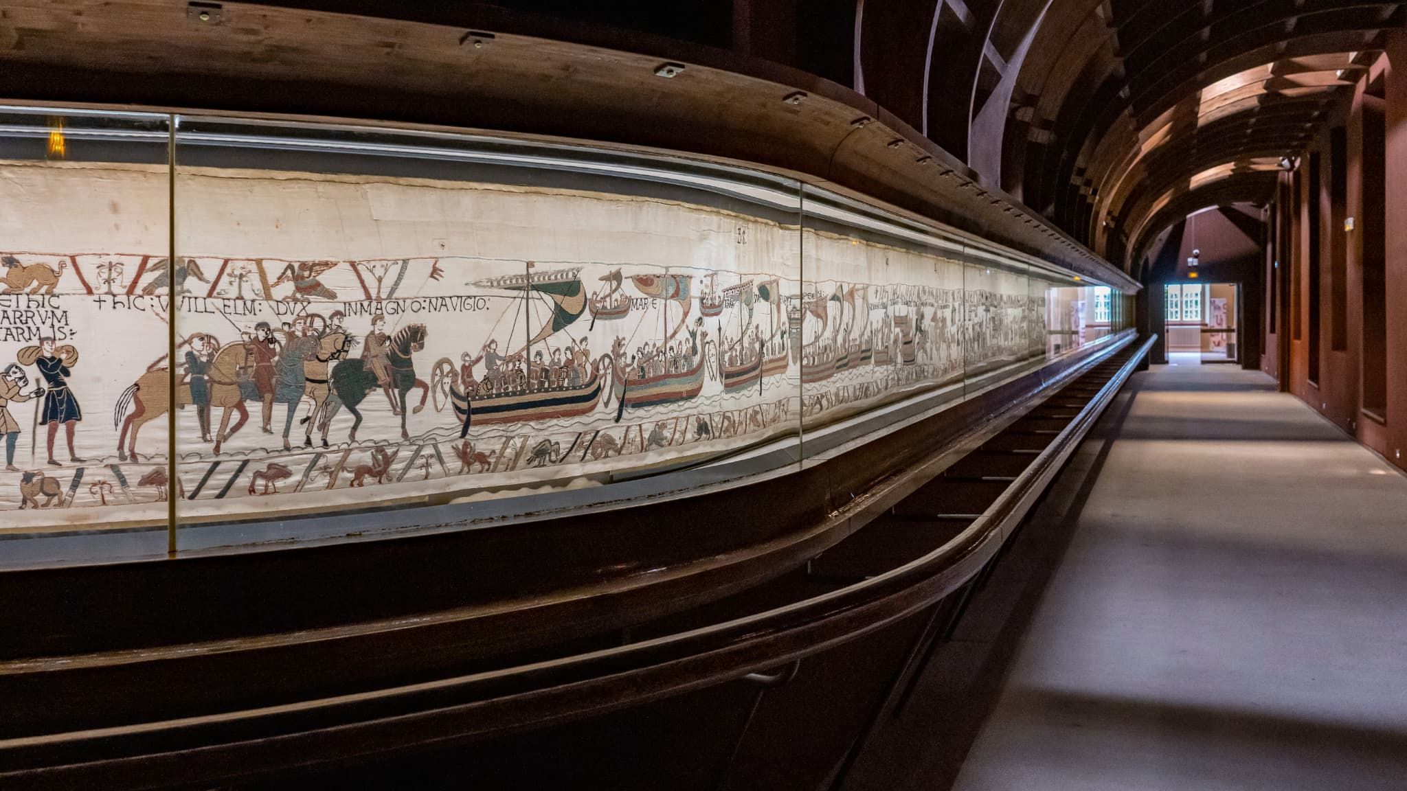 La tapisserie de Bayeux face à la controverse : une pétition massive s’oppose à son prêt au British Museum