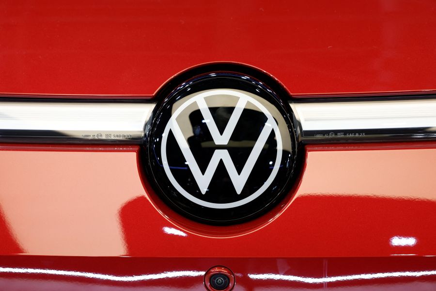 Volkswagen supprime plus de 35 000 emplois : restructuration ou désastre social ?