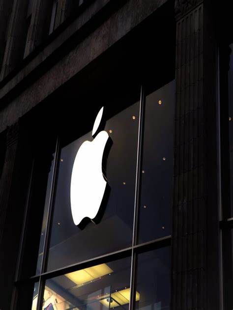 OMONDO ÉCONOMIE - Escroquerie à Apple : Deux trentenaires dérobent plus de 2,5 millions de dollars