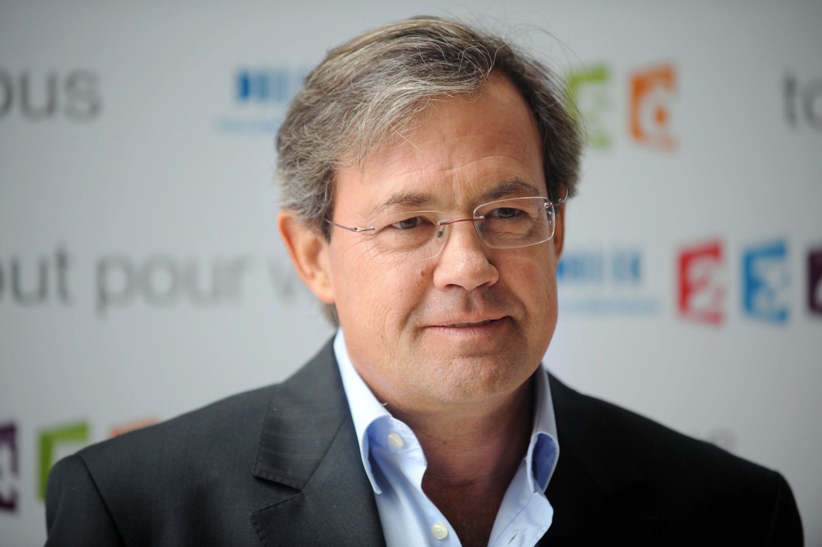 Benoît Duquesne : De quoi est mort brutalement le journaliste à 56 ans ?