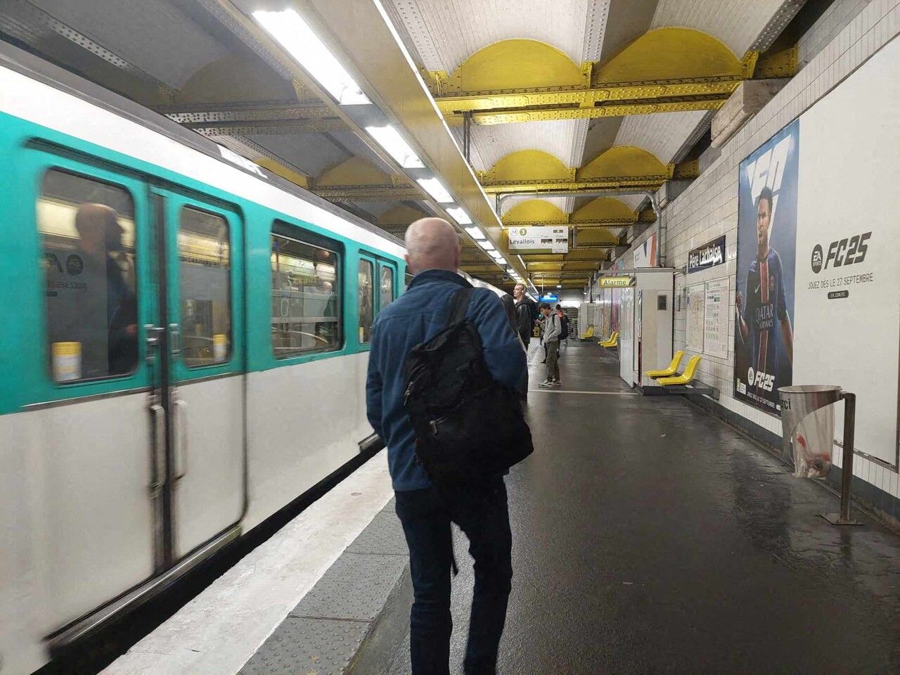 Paris 2026 : Le chaos des transports et le bras de fer social à la RATP et la SNCF
