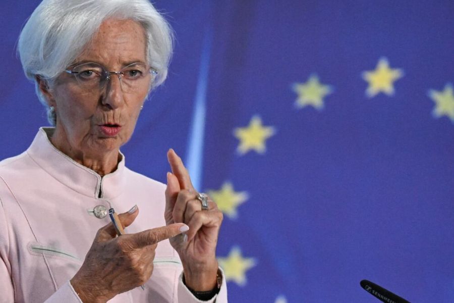 Taux Directeur de la BCE à 4,5% Maintenu : Pourquoi Christine Lagarde Préfère Attendre Janvier 2026 ?
