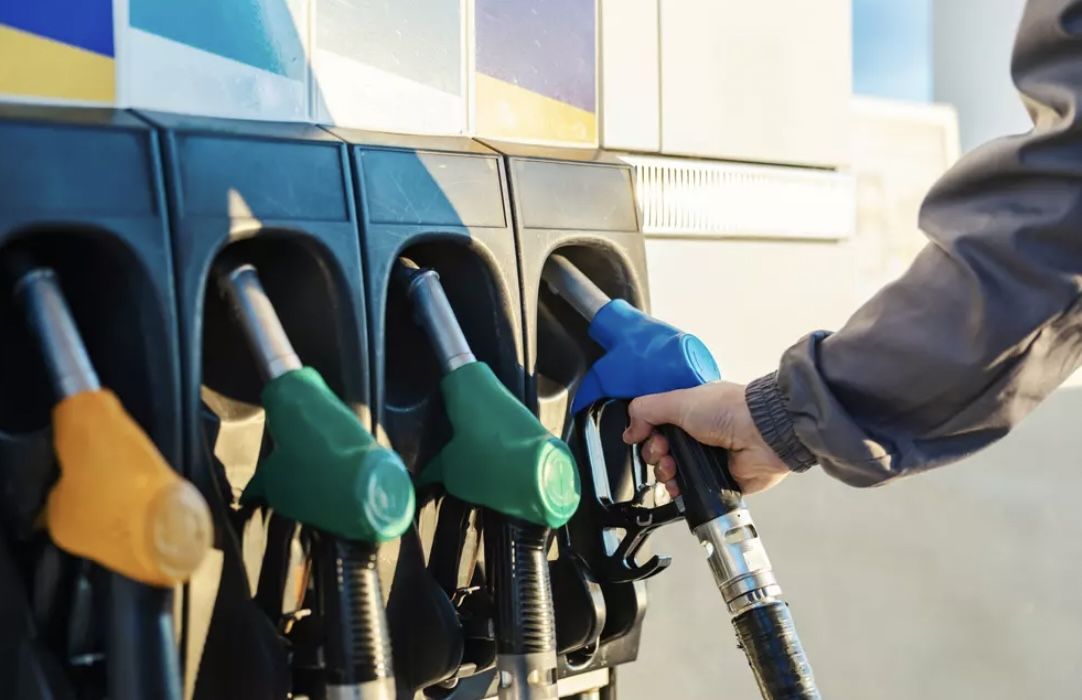Carburants : L'Offensive Douanière de Trump, une Aubaine Inattendue pour les Prix à la Pompe ?