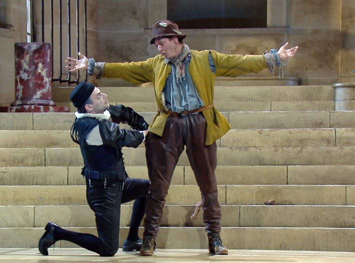 Clément Poirée propose une adaptation audacieuse et contemporaine de "L'Avare" de Molière, en phase avec les préoccupations écologiques actuelles.