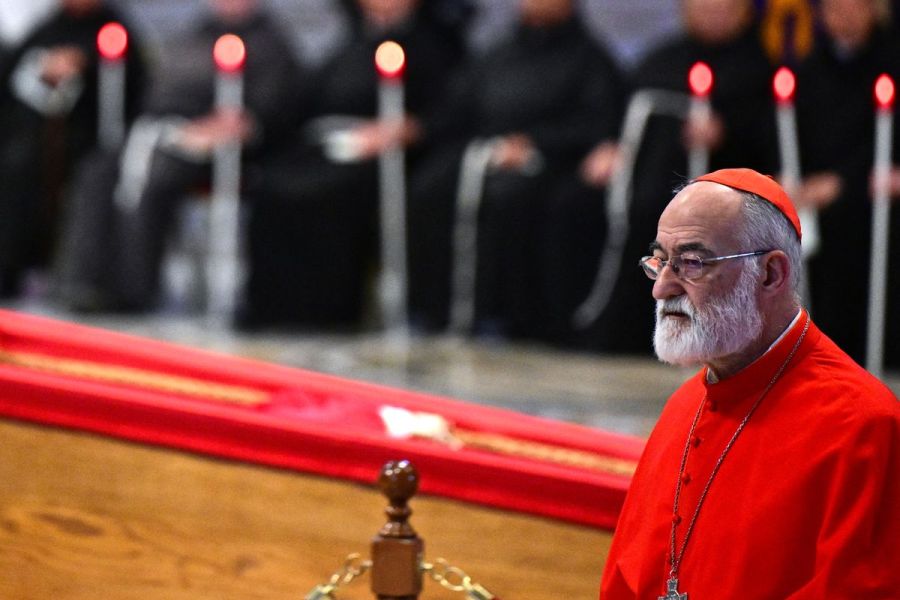 un cardinal promet de fuir en Sicile s’il est élu pape, le conclave sous tension