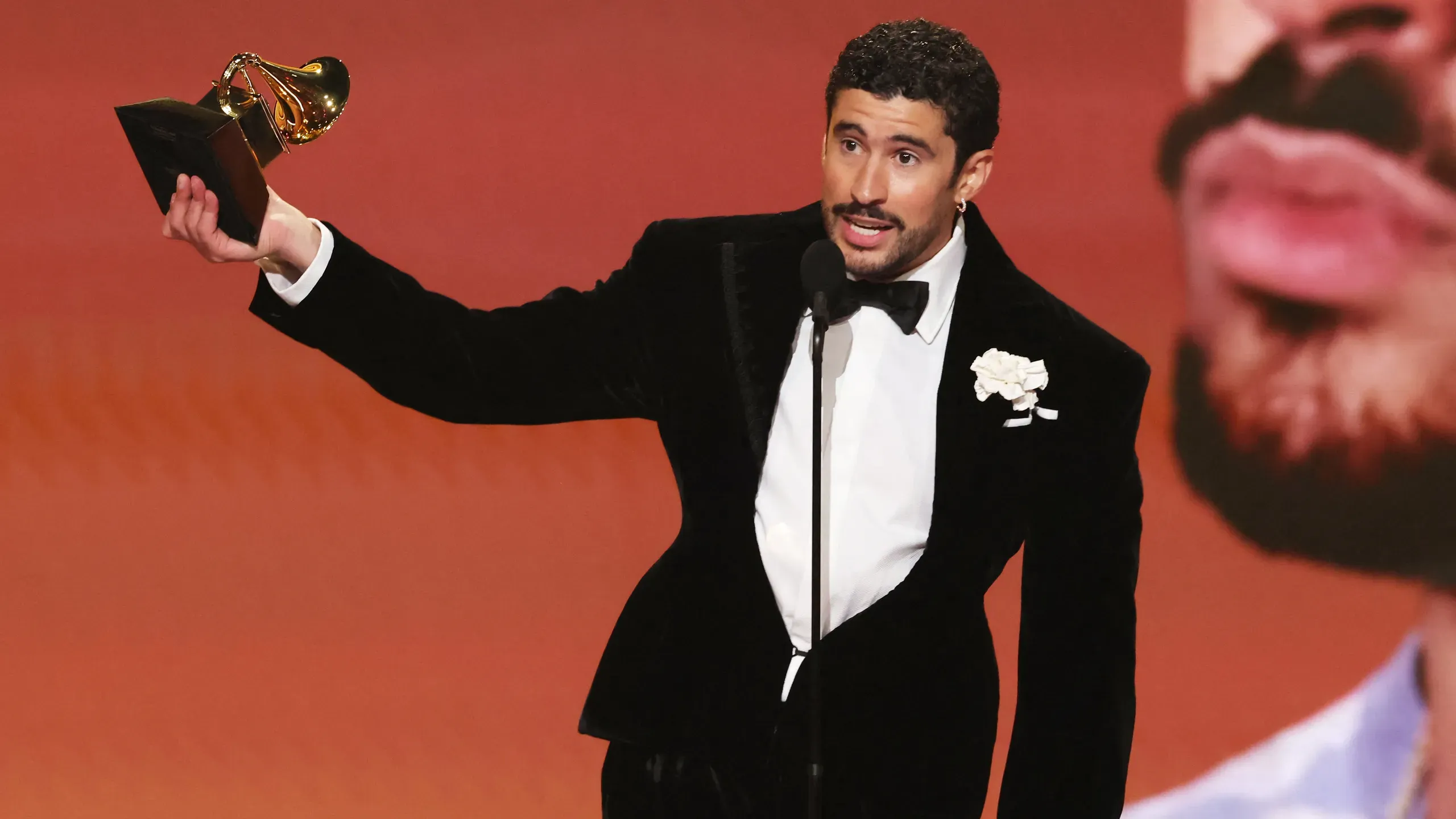 Culture Mondiale : Bad Bunny et le Dalai Lama triomphent aux Grammy Awards 2026