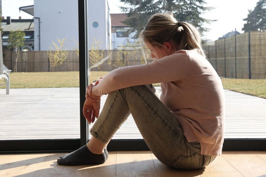 Crise Silencieuse : Le Baromètre 2025 Révèle qu'un Adulte sur Six a Expérimenté un Épisode Dépressif – Les Systèmes de Soins Dépassés