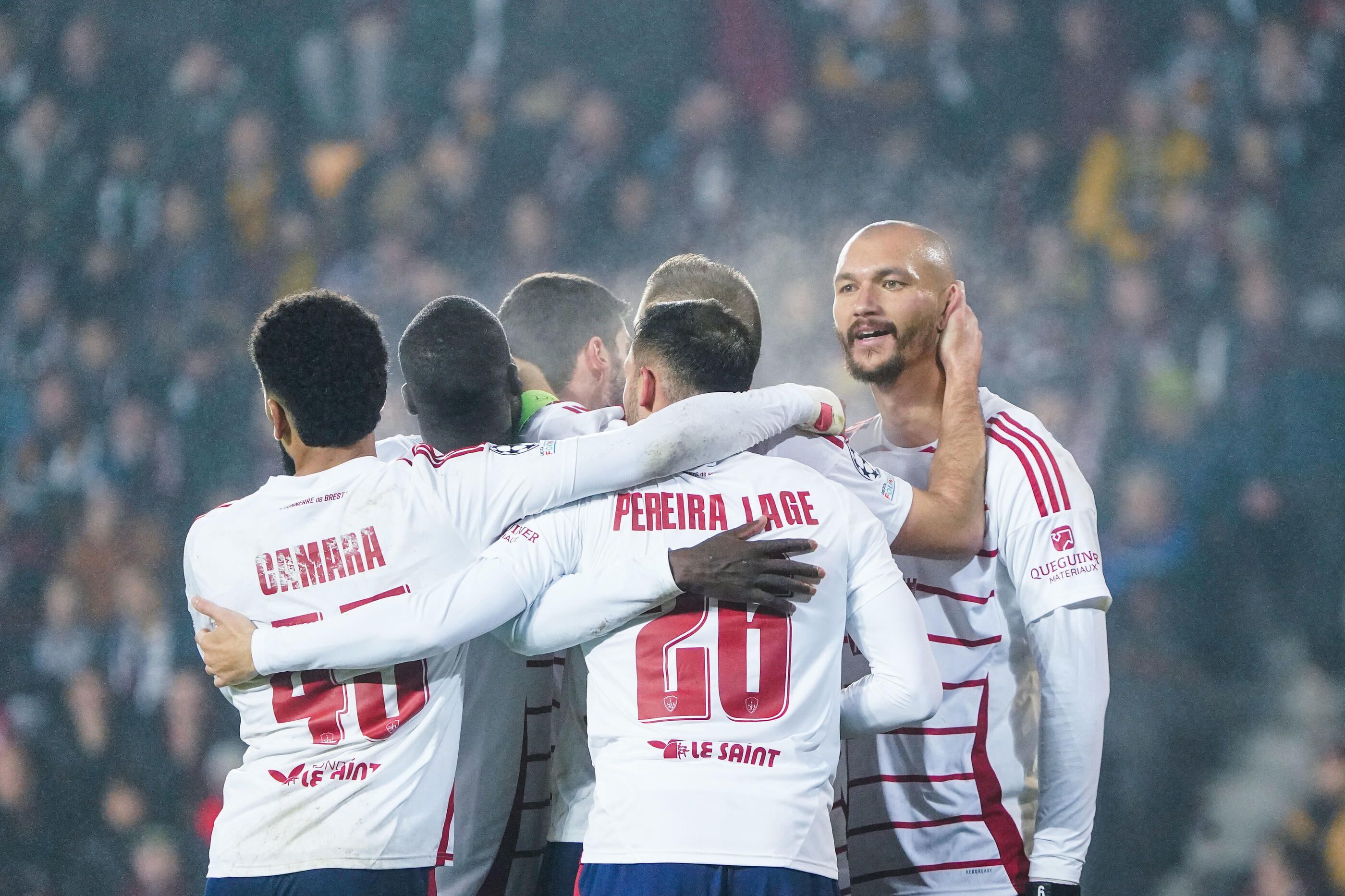 Brest s'incline face au Barça : Analyse des enjeux de qualification