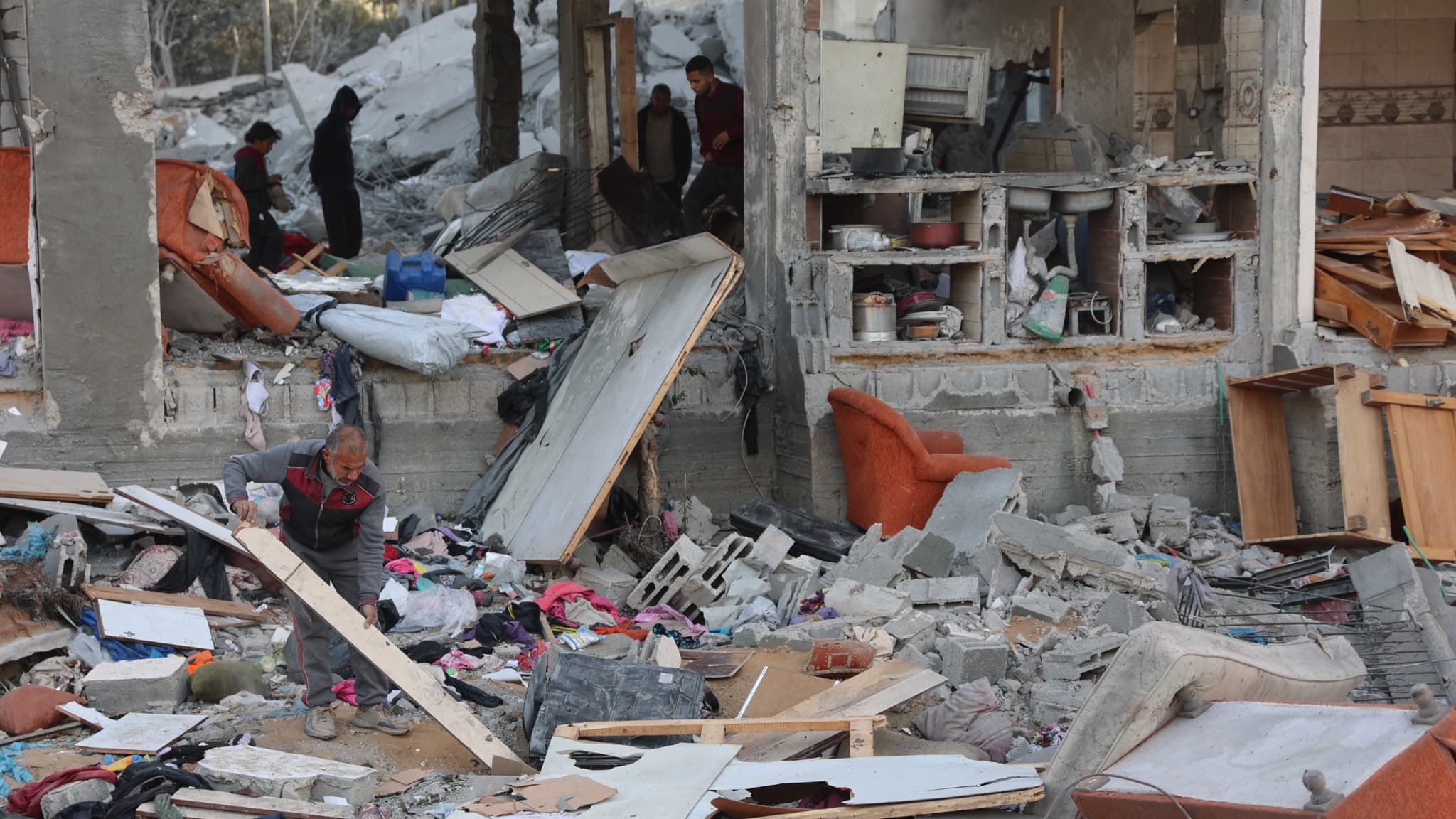 Si le Hamas continue de tirer des roquettes, Israël menace d'intensifier ses frappes sur Gaza