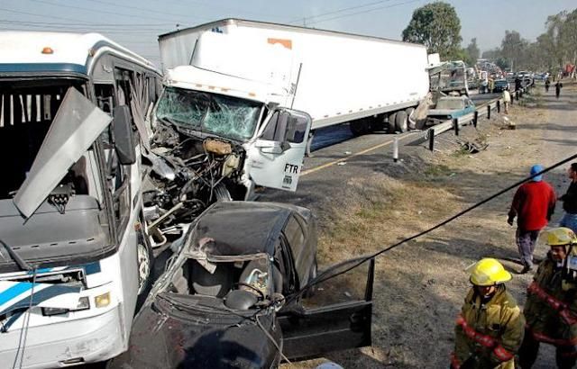 Mexique : au moins 32 morts dans deux accidents d'autocar : la sécurité routière en question