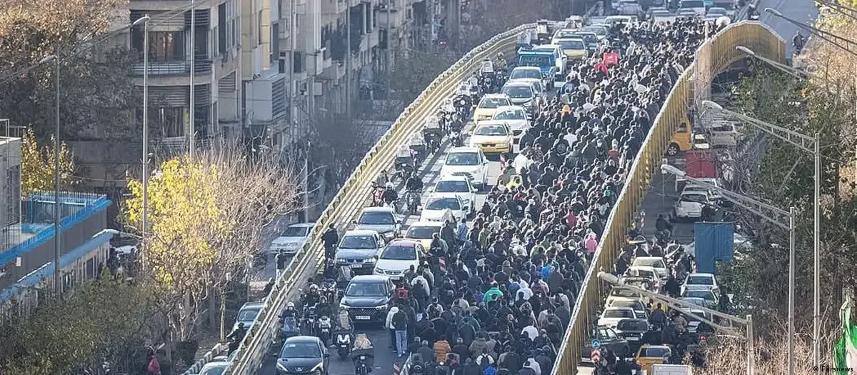 L'effondrement du Rial : Chronique d'une économie iranienne asphyxiée par le retour des "Sanctions Maximales 2.0"