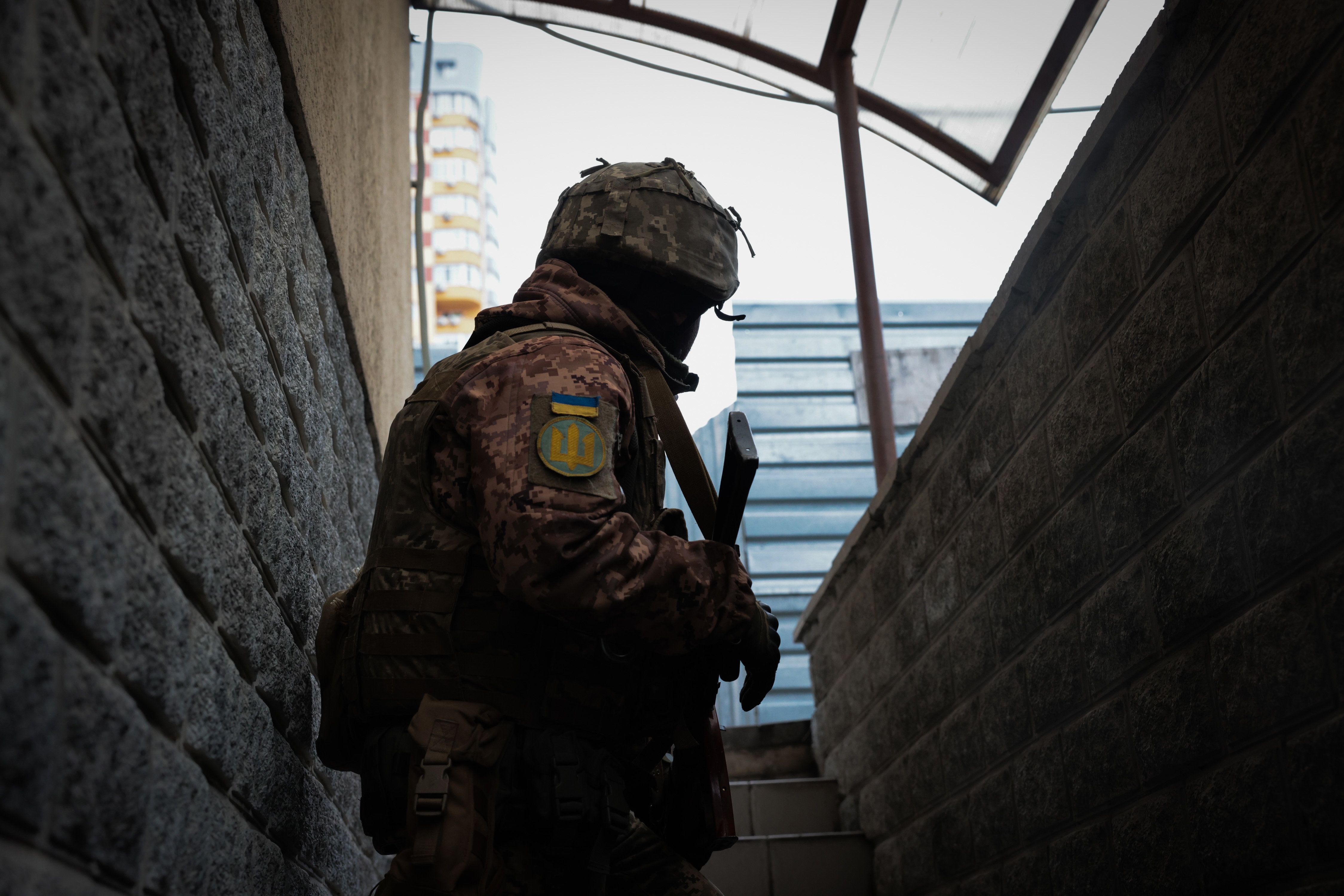 Russie et Ukraine — intensification des frappes, avancées territoriales et guerre d’usure prolongée