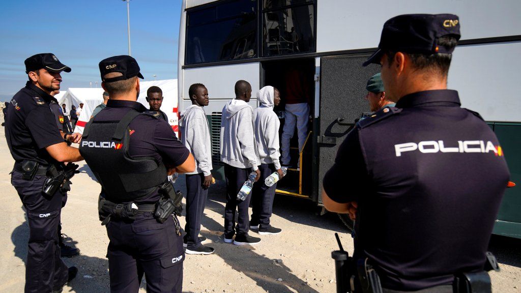 Un trafic de migrants sénégalais démantelé par la police en Espagne