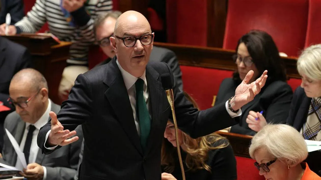 Plan Roland Lescure : Le bras de fer contre les "super-marges" des pétroliers