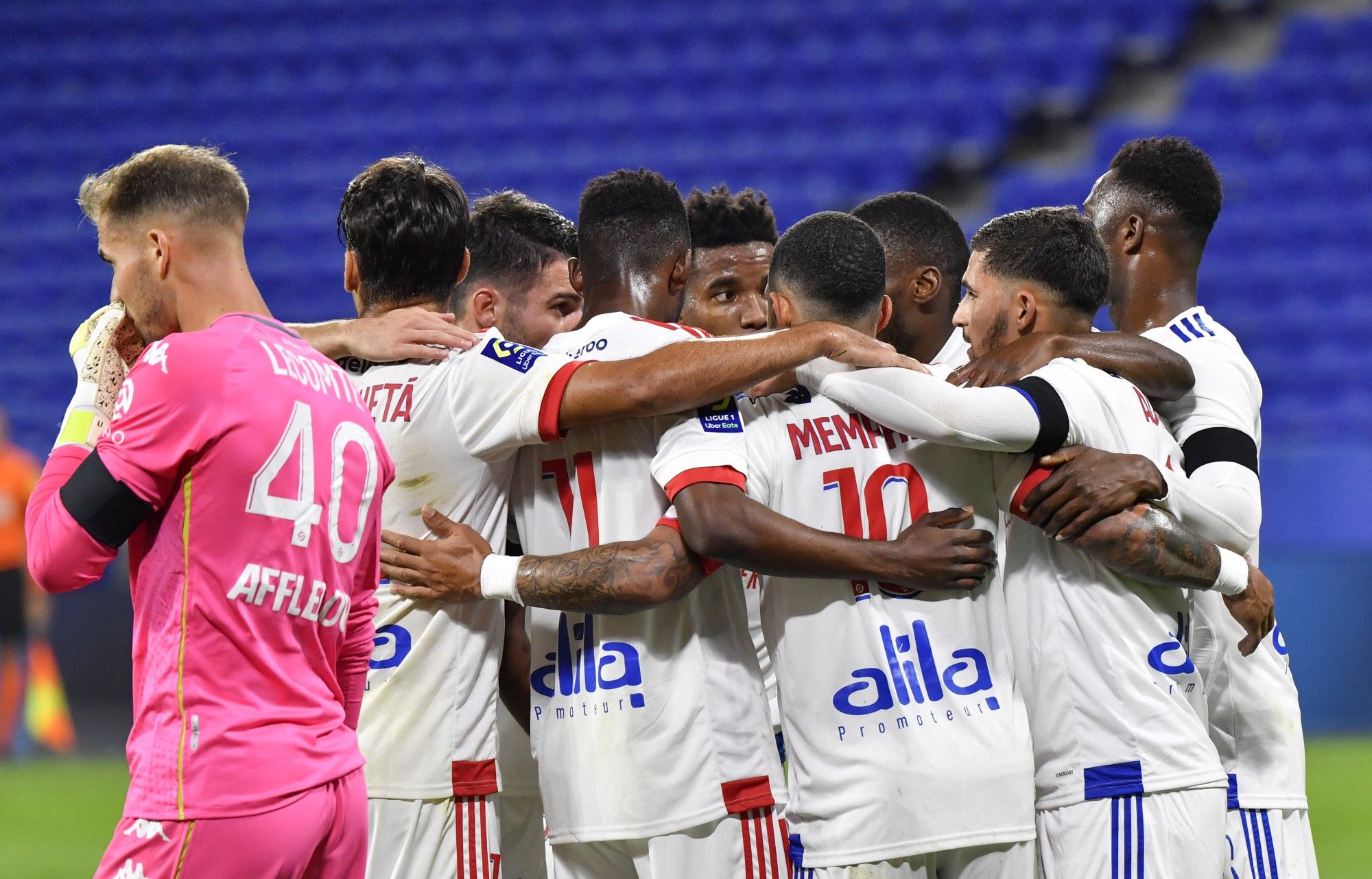 OMONDO SPORT - Ligue 1 : À dix contre onze, l'OM renverse l'OL dans un match complètement fou