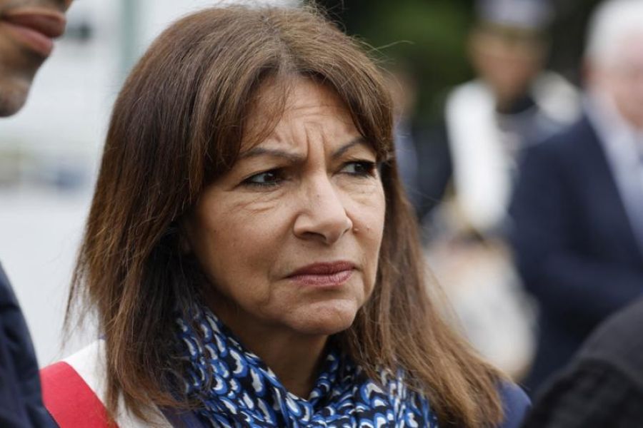 Anne Hidalgo à Tahiti : polémique autour d’une facture téléphonique exorbitante