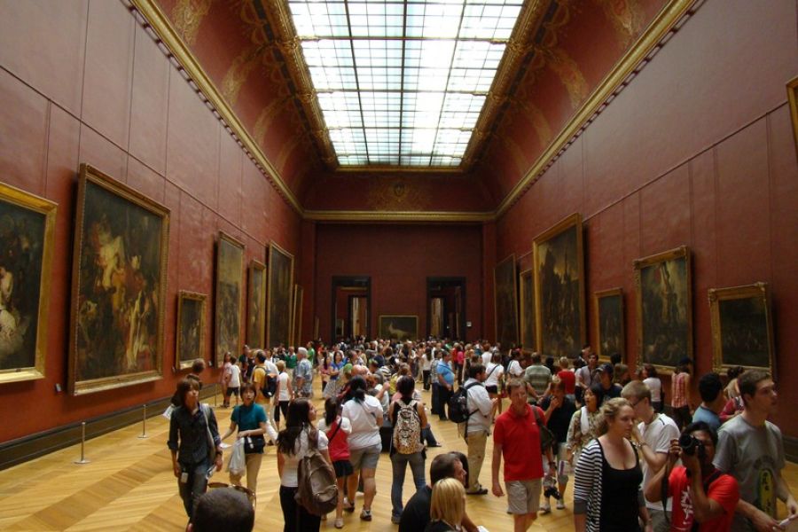 À Paris, New York, Londres ou Madrid, comment les musées s’adaptent au défi du sur-tourisme