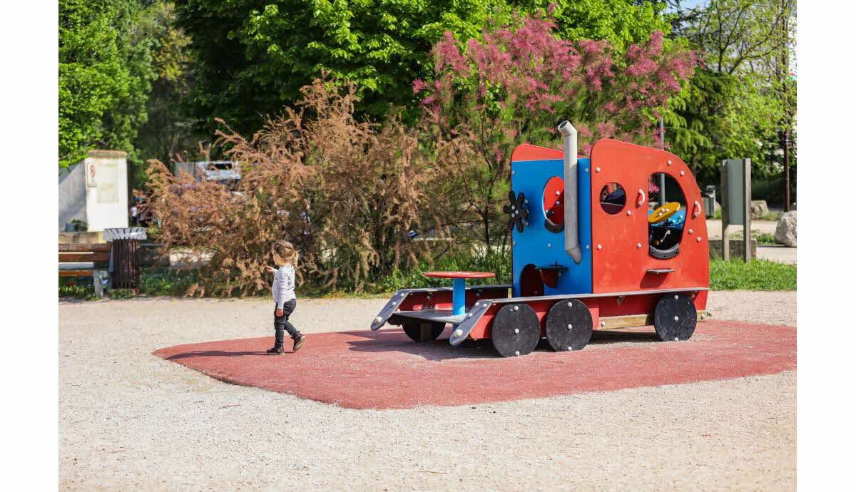 : "Oubli" d'un Bébé dans un Parc à Nice : L'Erreur Humaine qui Soulève la Question de la Supervision et de la Qualité de l'Accueil en Micro-Crèche