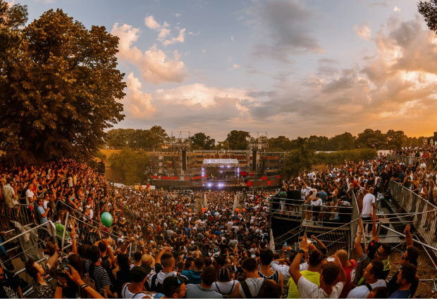 Festival EXIT : à Novi Sad, la jeunesse bouscule la scène musicale et politique