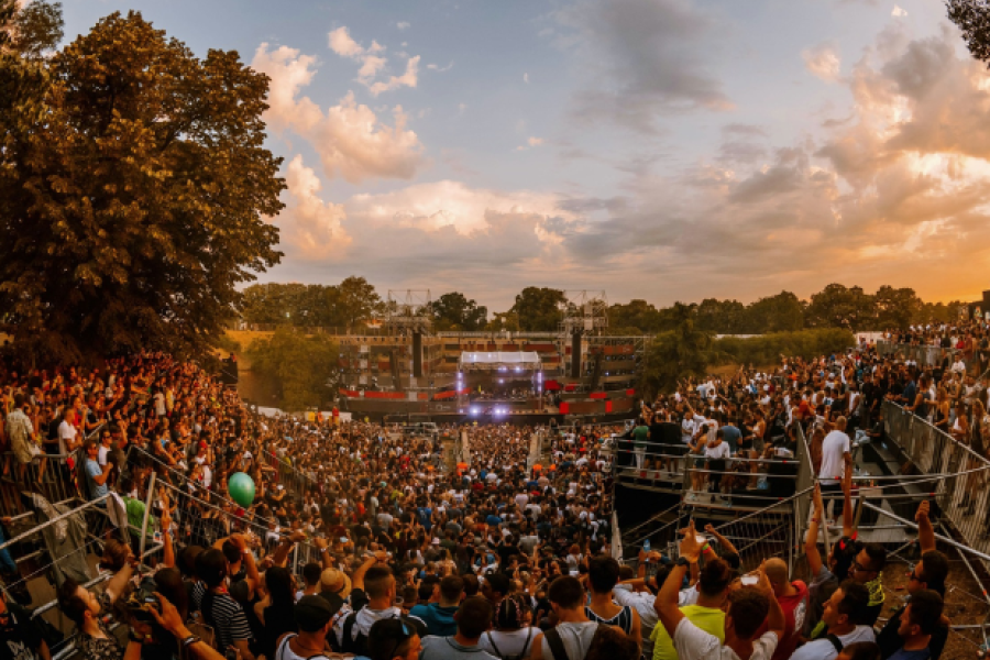 Festival EXIT : à Novi Sad, la jeunesse bouscule la scène musicale et politique