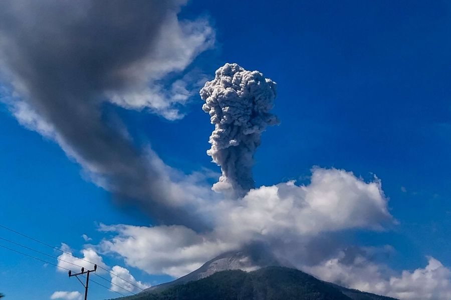 Indonésie : L'éruption du volcan Lewotobi Laki-Laki sème la panique, alerte maximale et évacuations massives