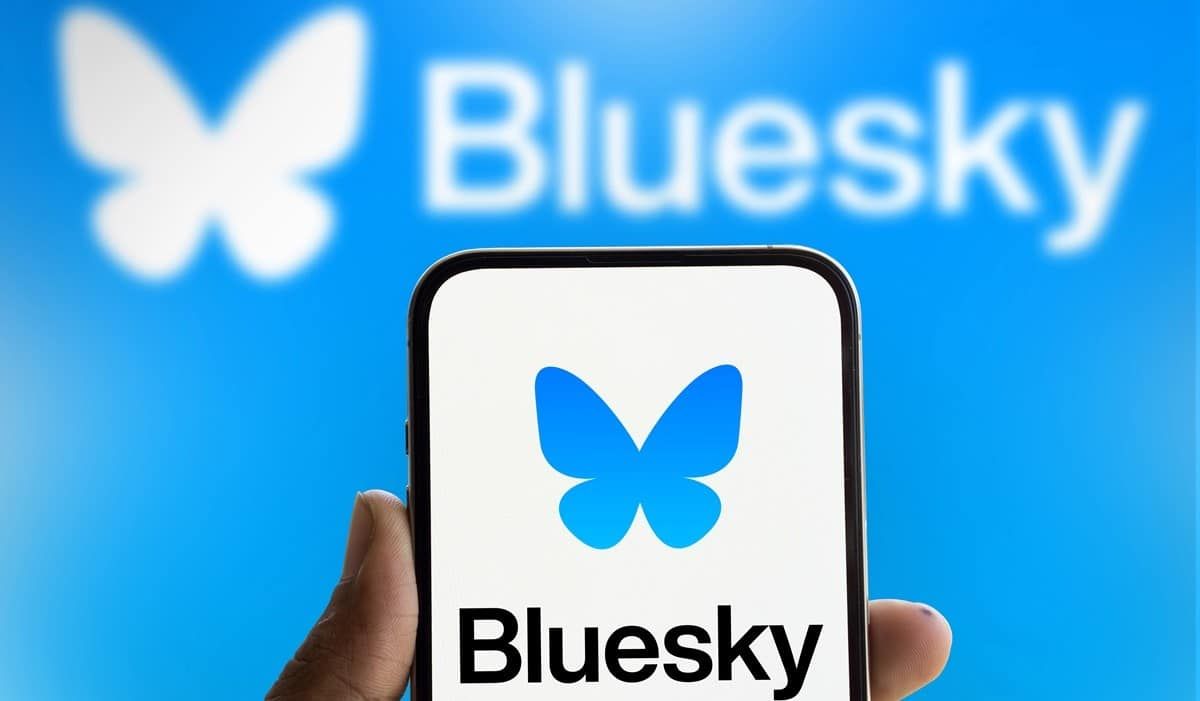 Bluesky : L'émergence d'un nouvel ordre social numérique ou l'illusion d'une utopie décentralisée ?