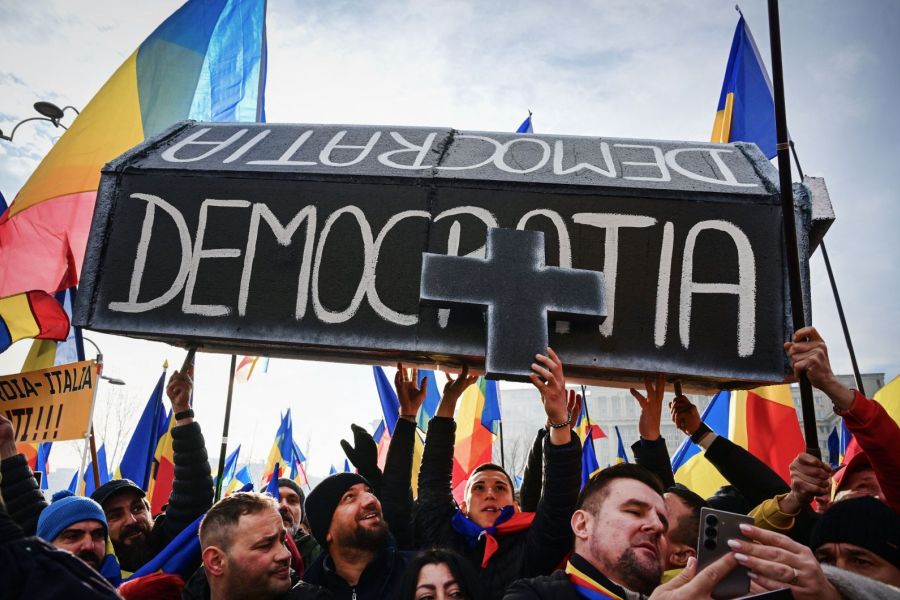 Roumanie – L’ascension de l’extrême droite : entre crise démocratique et soupçons d’ingérence russe