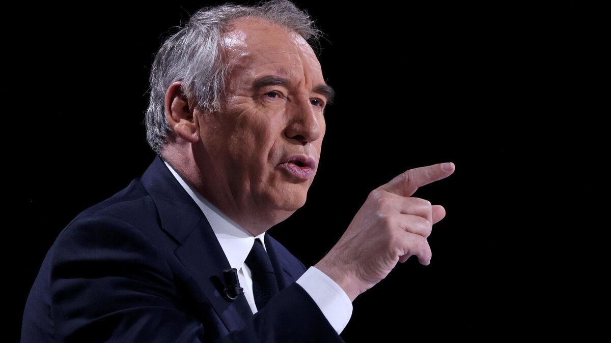 OMONDO POLITIQUE - Bayrou appelle à un renouvellement du gouvernement