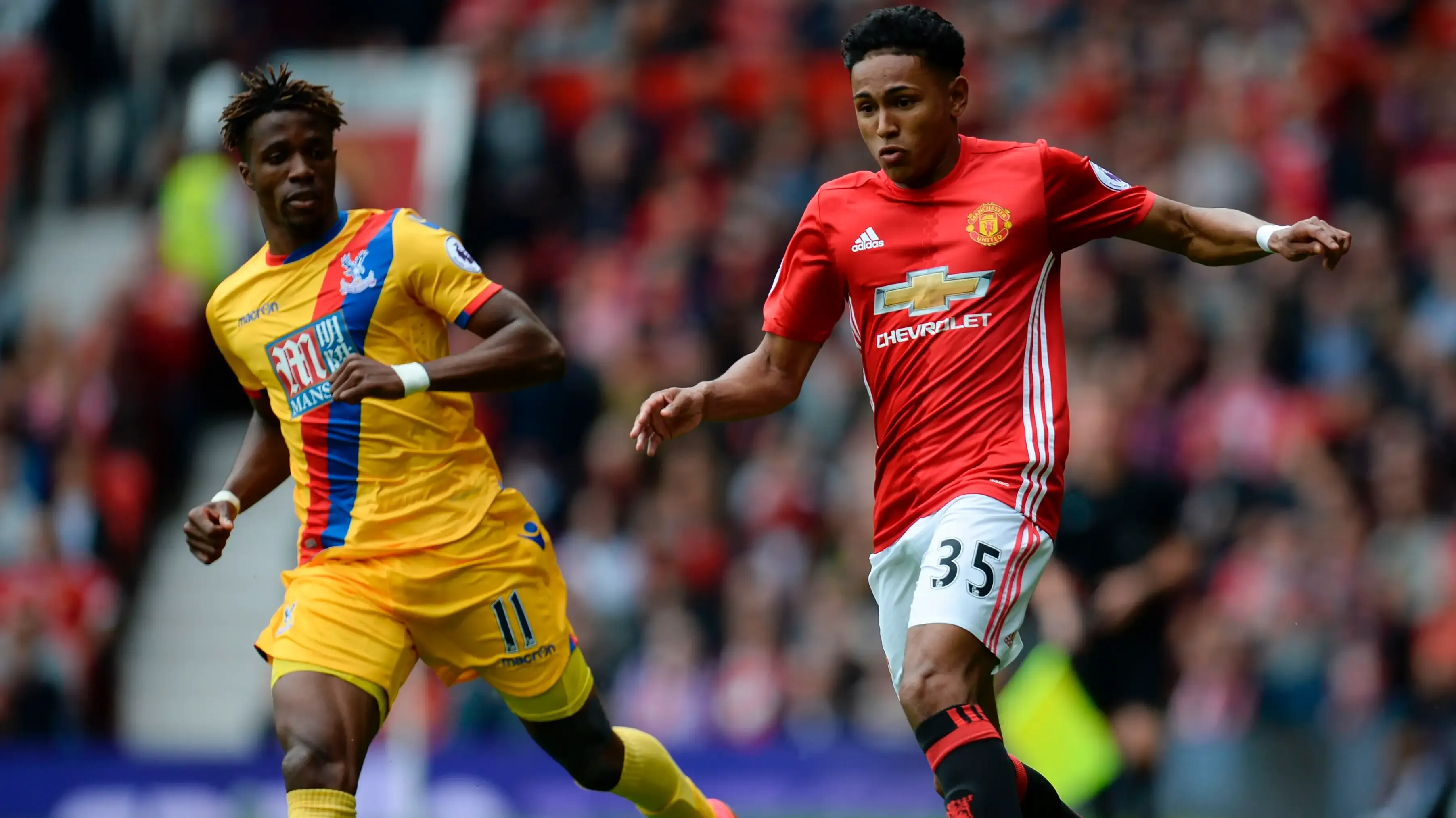 Football – Demetri Mitchell, un footballeur anglais, remplace son agent par ChatGPT pour négocier son transfert